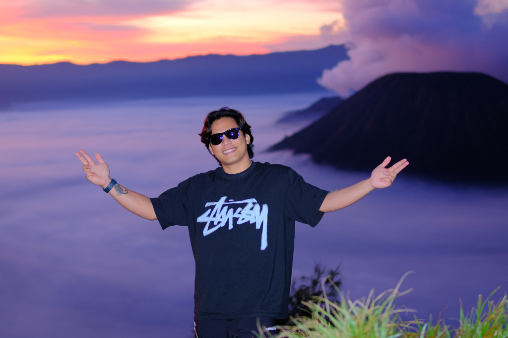 pemandangan penanjakan 1 bromo gunung semeru