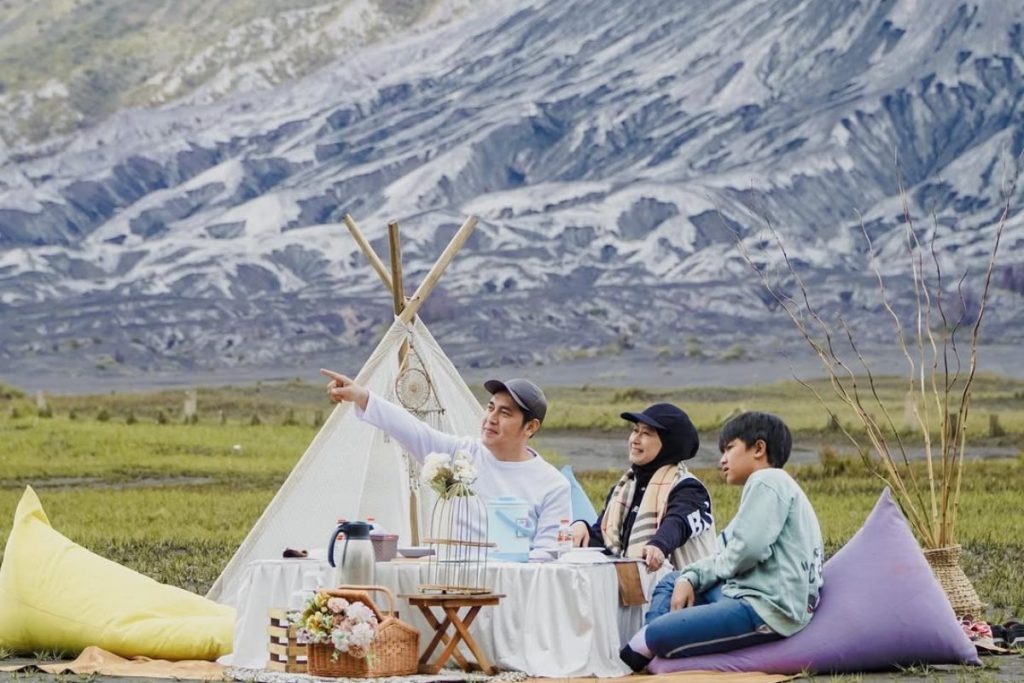 piknik di lautan pasir bromo