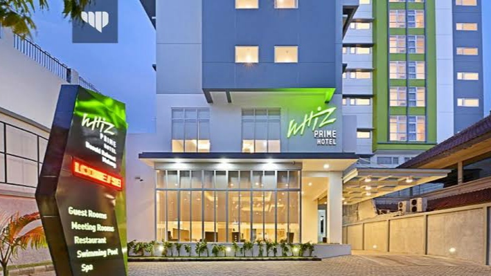 grand whizz hotel malang