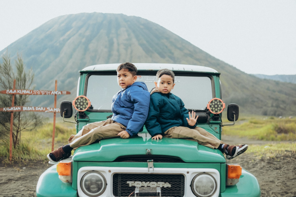 jeep bromo di lautan pasir