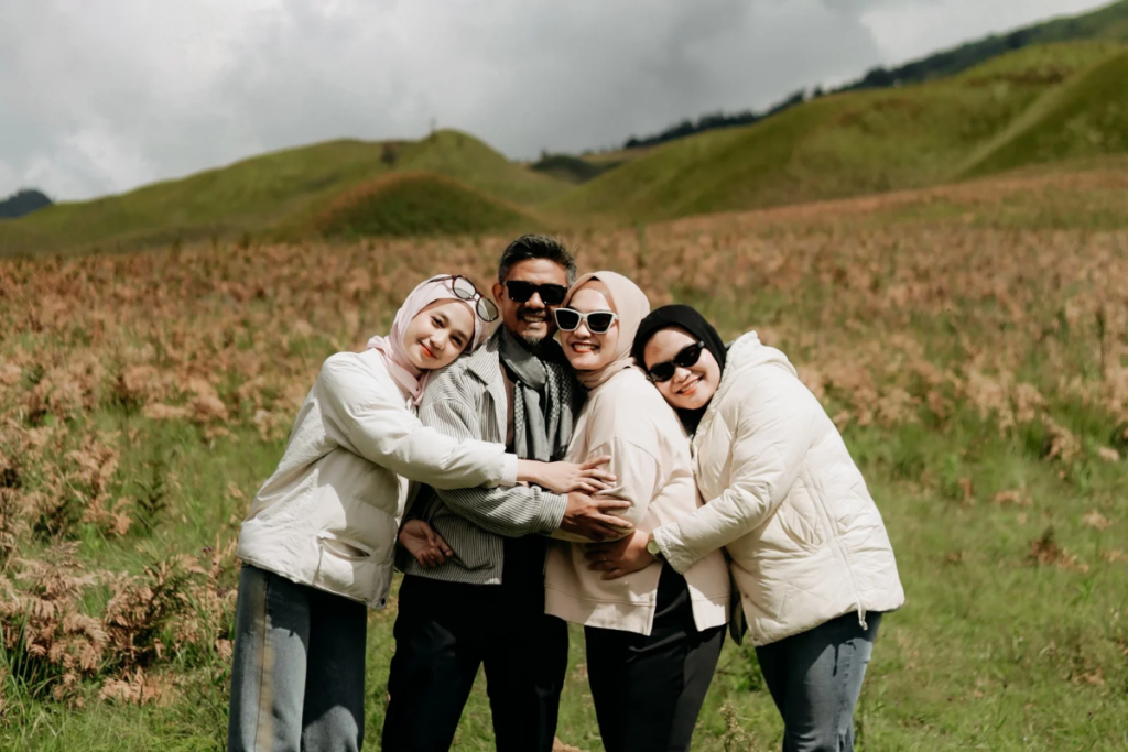 savanna bromo saat sunset golden hour