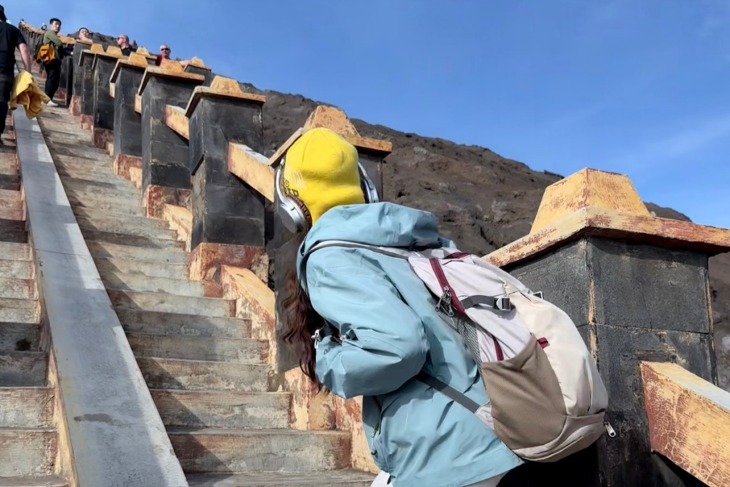 Perjalanan Menuju Kaki Tangga