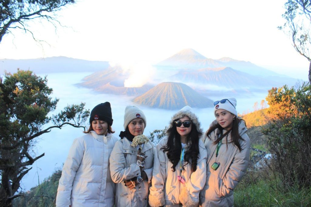 bromo sunrise landscape
