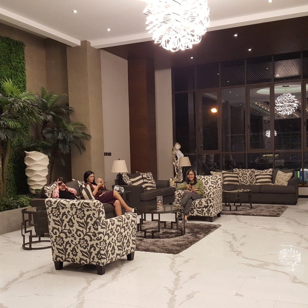de lobby hotel suite batu