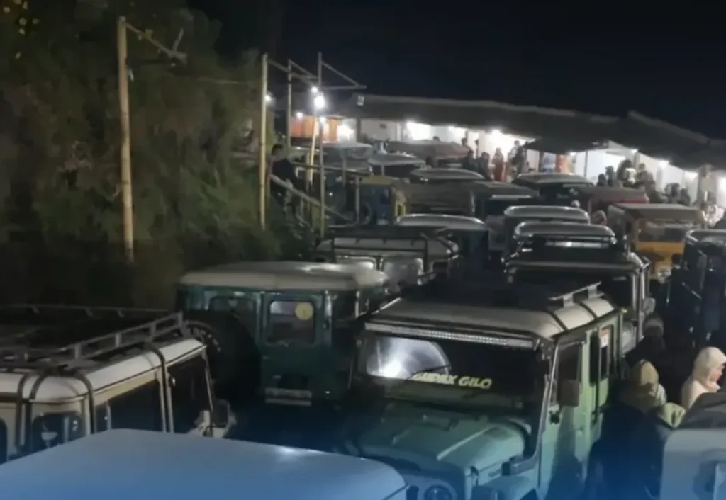 macet di sunrise bromo