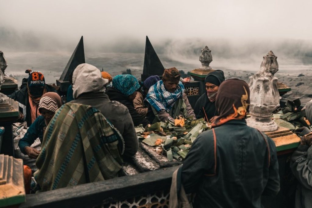 tradisi suku tengger bromo