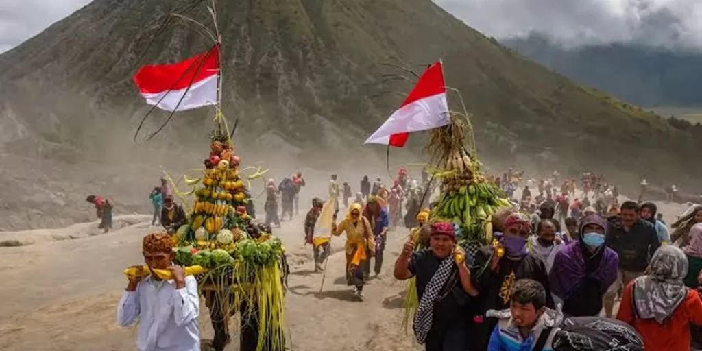 tradisi wulan kapitu di bromo tengger