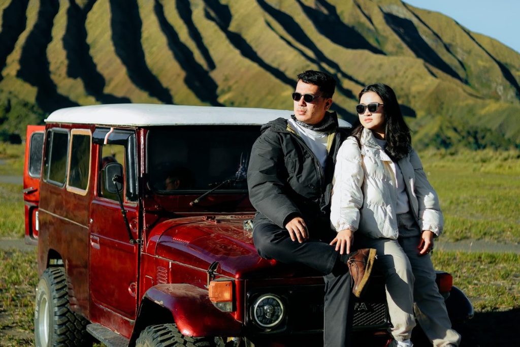 perlengkapan wisata bromo stylish